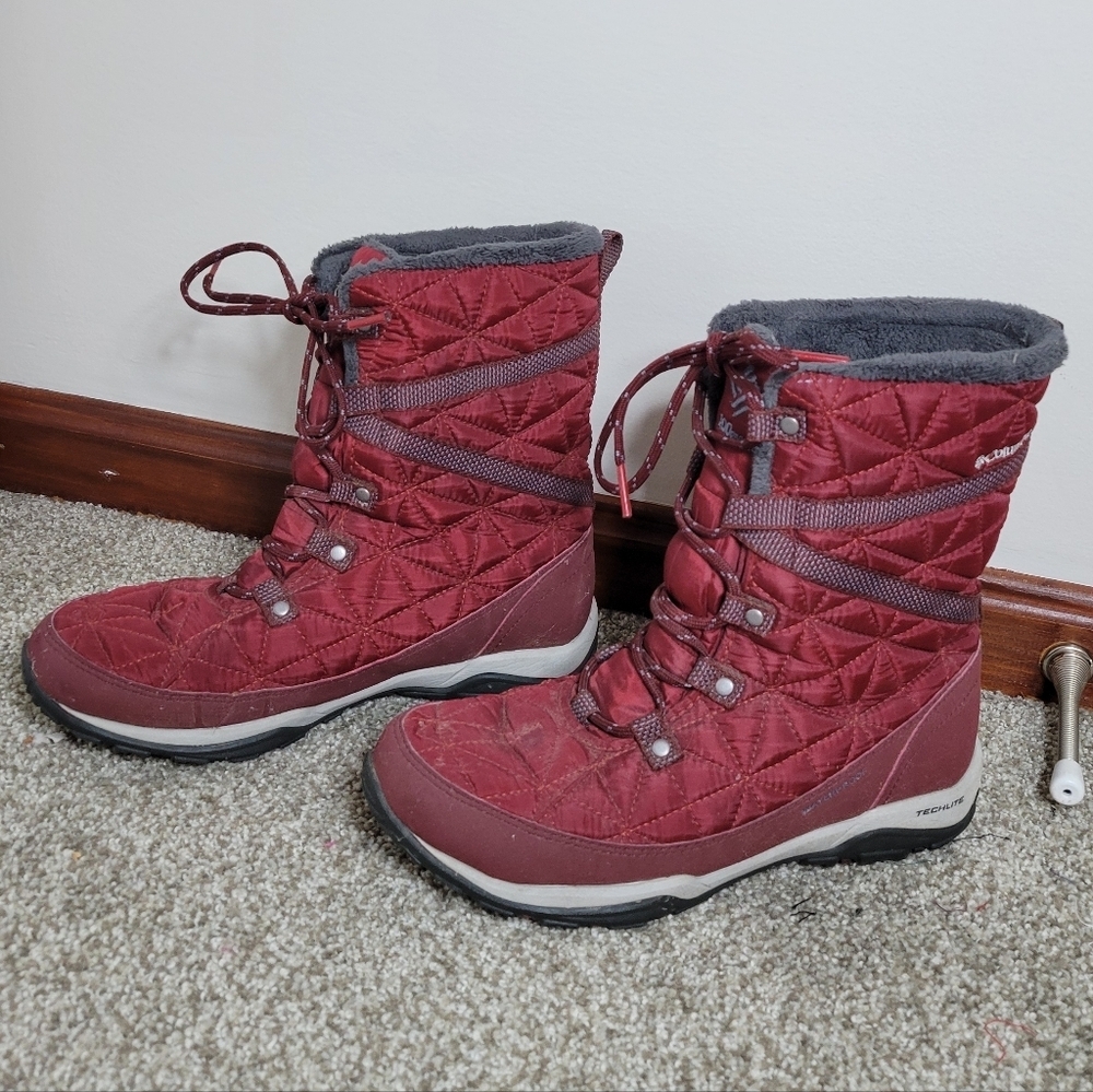 Women’s Columbia Loveland Mid Ommi-Heat WP Red Snow Boots 200 Grams, Size 7